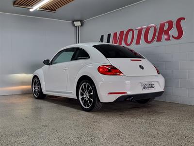 2013 Volkswagen Beetle - Thumbnail
