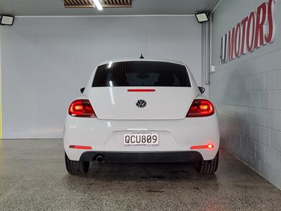 2013 Volkswagen Beetle - Thumbnail