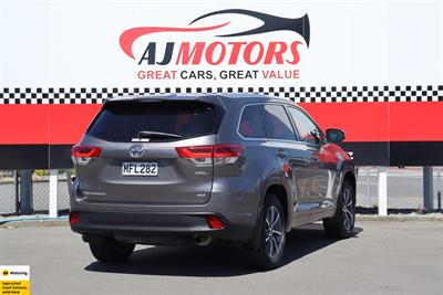 2019 Toyota Highlander - Thumbnail