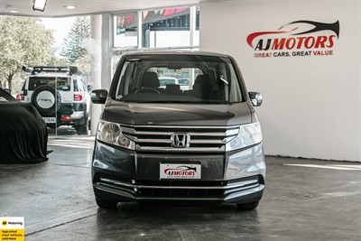 2014 Honda Step Wagon - Thumbnail