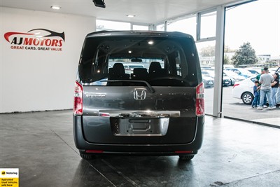 2014 Honda Step Wagon - Thumbnail