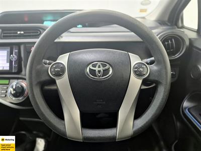 2013 Toyota Aqua - Thumbnail