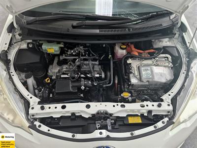 2013 Toyota Aqua - Thumbnail