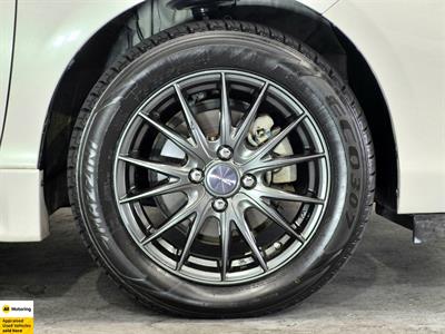 2013 Toyota Aqua - Thumbnail