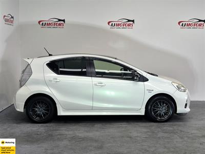 2013 Toyota Aqua - Thumbnail