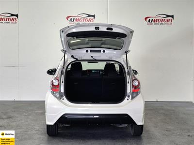 2013 Toyota Aqua - Thumbnail