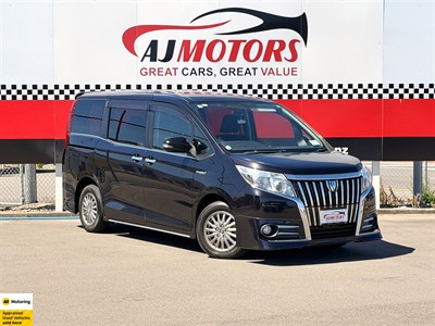 2015 Toyota Esquire - Thumbnail