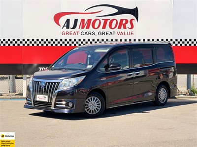 2015 Toyota Esquire - Thumbnail