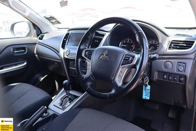 2022 Mitsubishi Triton - Thumbnail