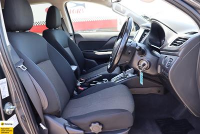 2022 Mitsubishi Triton - Thumbnail