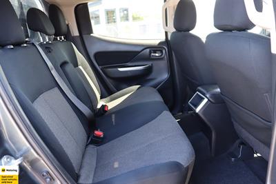 2022 Mitsubishi Triton - Thumbnail