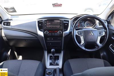 2022 Mitsubishi Triton - Thumbnail