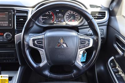 2022 Mitsubishi Triton - Thumbnail