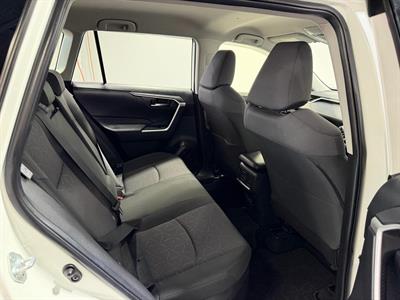 2019 Toyota RAV4 - Thumbnail