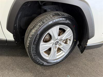 2019 Toyota RAV4 - Thumbnail