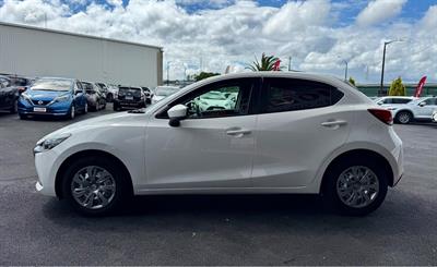2020 Mazda 2 - Thumbnail