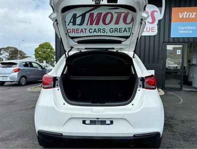 2020 Mazda 2 - Thumbnail