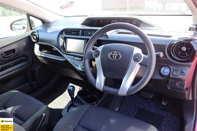 2015 Toyota Aqua - Thumbnail