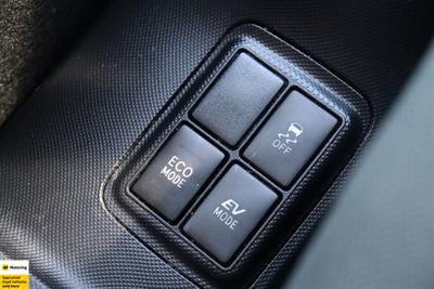 2015 Toyota Aqua - Thumbnail