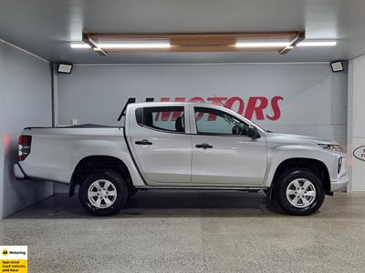 2021 Mitsubishi Triton - Thumbnail