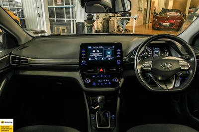 2022 Hyundai IONIQ - Thumbnail