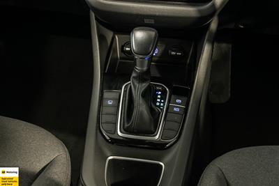 2022 Hyundai IONIQ - Thumbnail