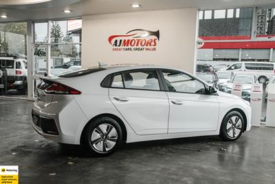 2022 Hyundai IONIQ - Thumbnail