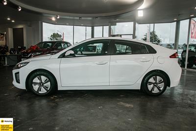 2022 Hyundai IONIQ - Thumbnail