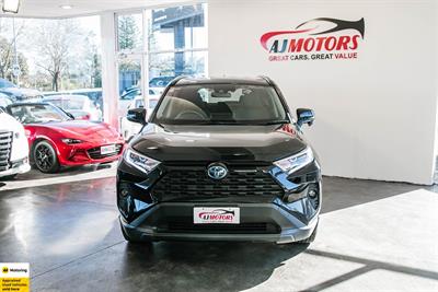 2020 Toyota RAV4 - Thumbnail