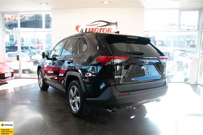 2020 Toyota RAV4 - Thumbnail