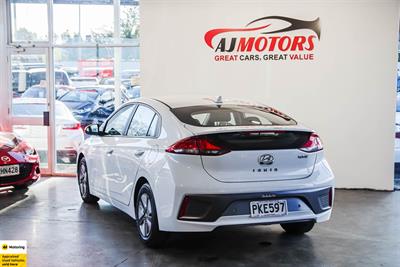 2022 Hyundai IONIQ - Thumbnail