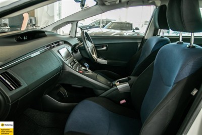 2013 Toyota Prius - Thumbnail