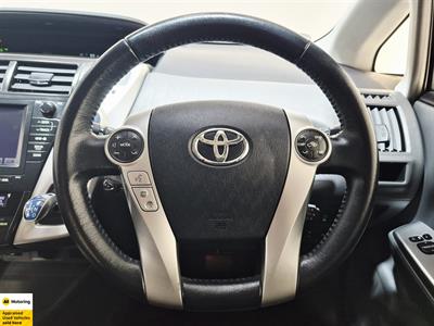 2012 Toyota Prius - Thumbnail