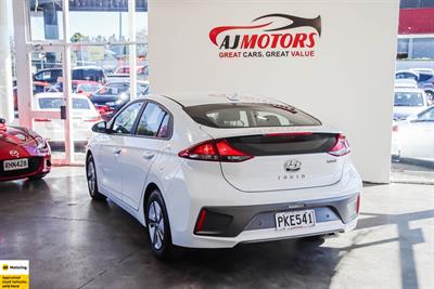 2022 Hyundai IONIQ - Thumbnail