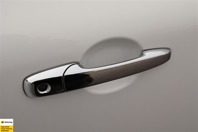 2015 Mazda Verisa - Thumbnail