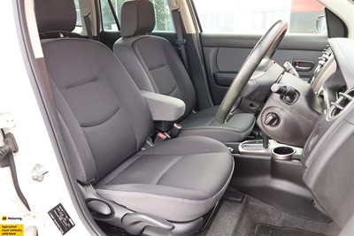 2015 Mazda Verisa - Thumbnail