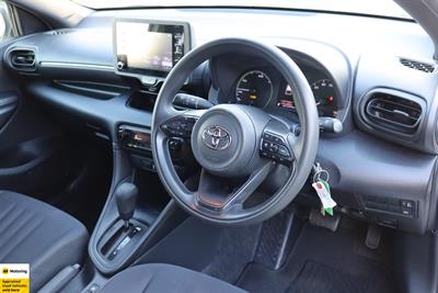 2021 Toyota Yaris - Thumbnail