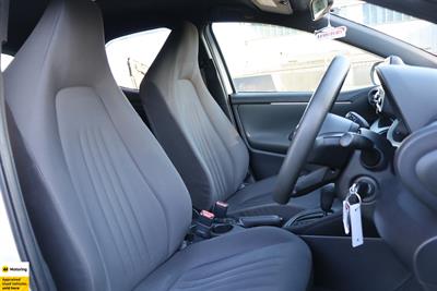 2021 Toyota Yaris - Thumbnail