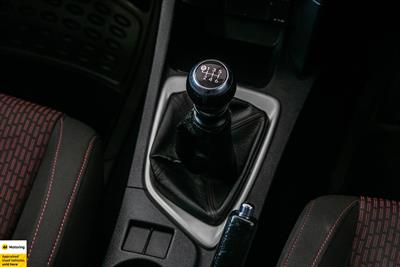 2014 Toyota Auris - Thumbnail