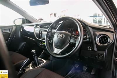 2014 Toyota Auris - Thumbnail