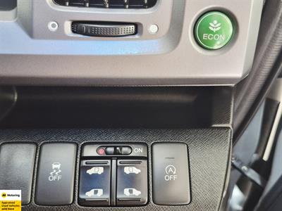 2012 Honda STEPWAGON - Thumbnail