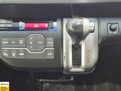 2012 Honda STEPWAGON - Thumbnail