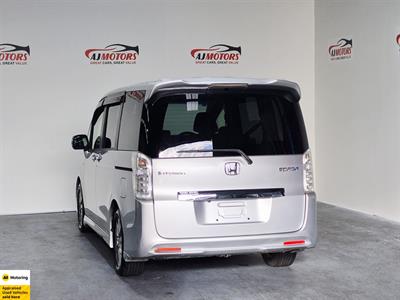 2012 Honda STEPWAGON - Thumbnail