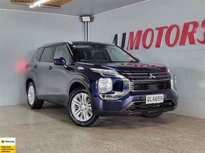 2024 Mitsubishi Outlander - Thumbnail