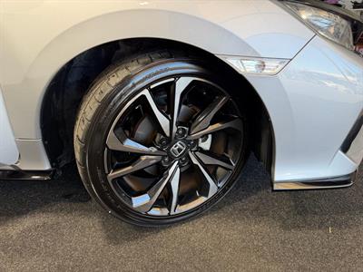 2019 Honda Civic - Thumbnail