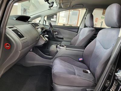 2012 Toyota Prius - Thumbnail