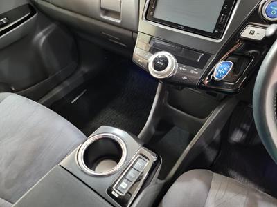 2012 Toyota Prius - Thumbnail