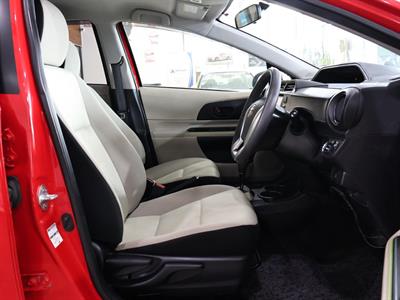 2012 Toyota Aqua - Thumbnail