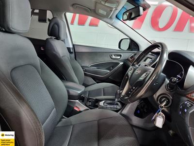 2016 Hyundai Santa Fe - Thumbnail