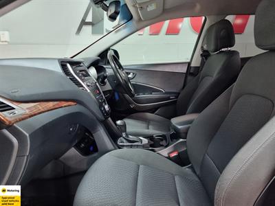 2016 Hyundai Santa Fe - Thumbnail